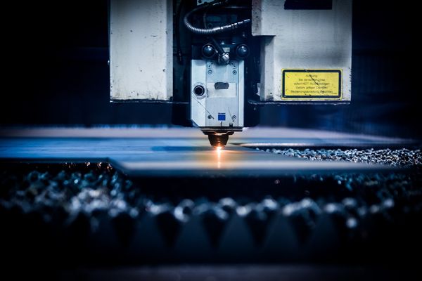 Zrozumieć technologię CNC - proces produkcji maszyn do obróbki metalu